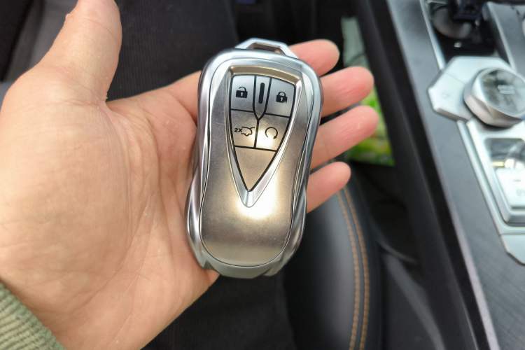 Used CHANGAN UNI-V 2023 1.5T Prestige Model