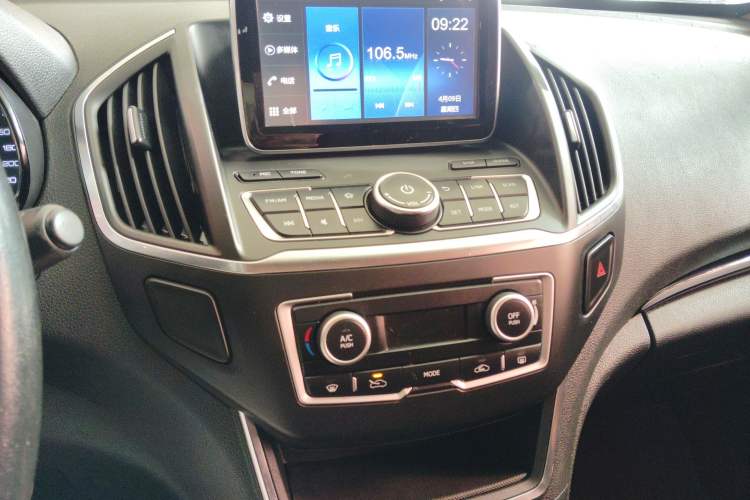 Used Dongfeng Aeolus AX5 2017 1.4T Manual Qushang Model Audio And AC Panel