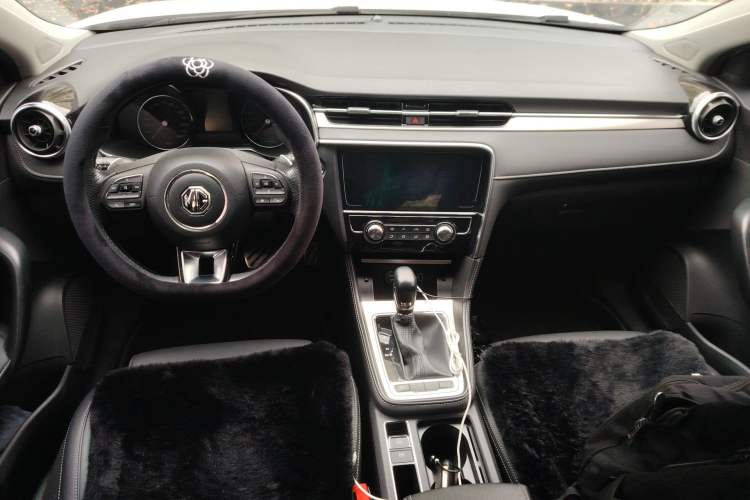 Used MG 6 2019 20T Automatic Sport Edition Center Console