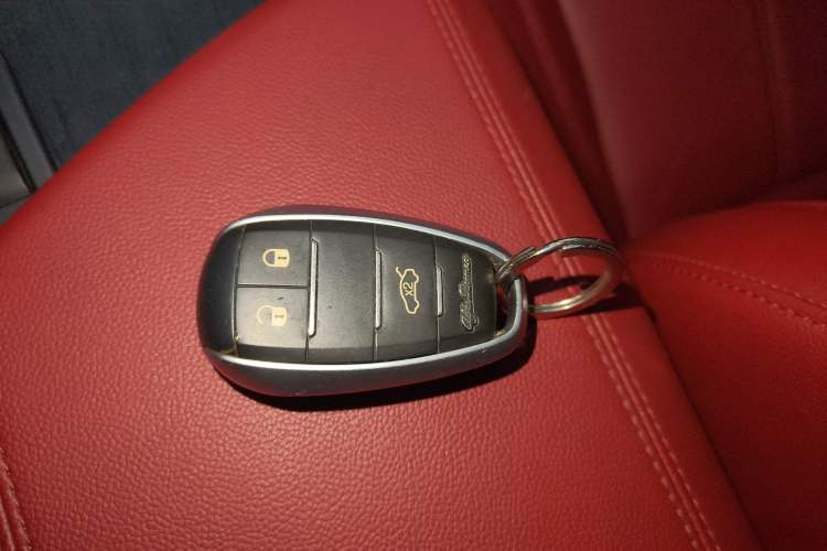 Used Alfa Romeo Giulia 2019 2.0T 280HP Luxury Edition
