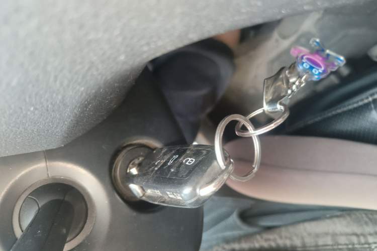 Used Volkswagen Bora 2014 1.6L Manual Fashion Edition Vehicle Key