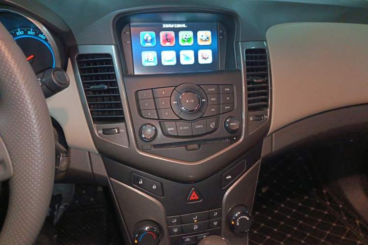 Used Chevrolet Cruze 2015 1.5L Classic SE AT Audio And AC Panel