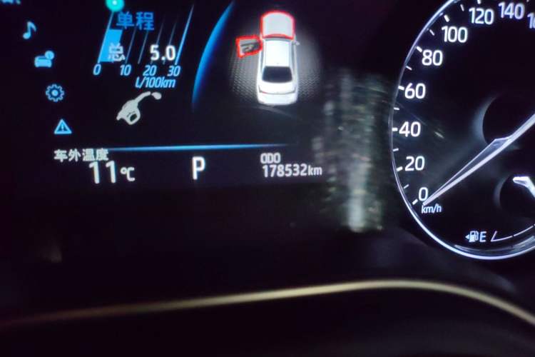 Used Toyota Avalon 2019 Dual-Engine 2.5L XLE Prestige Version China VI Standard
