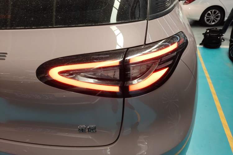 Used Geely Galaxy Geome 2026 Model 310km Youth Edition Right Rear Taillight