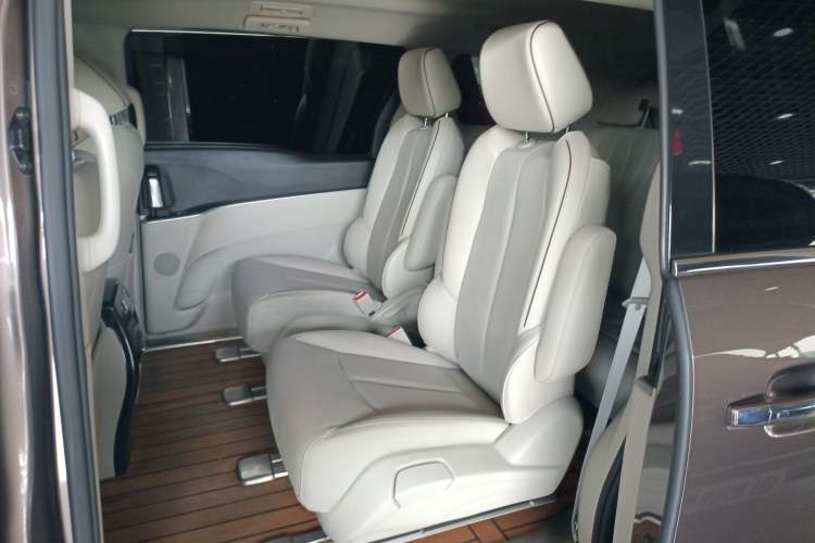 Used Buick GL8 2021 Land Cruiser Executive Class 652T Luxury Model
