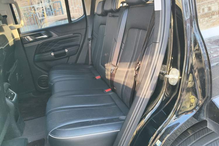 Used Tank 300 2023 City Edition 2.0T—Stylish as Ever Left Rear Seat