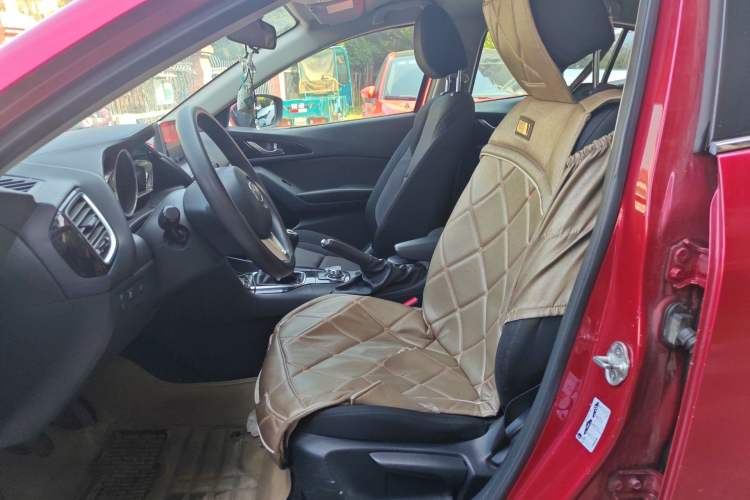 Used Mazda 3 Axela 2014 Sedan 1.5L Manual Comfort Model