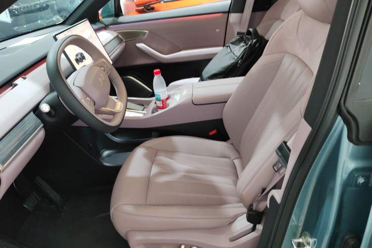 Used ONVO L60 2024 60 kWh Rear-Drive Version Left Front Seat