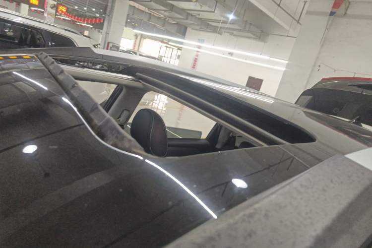 Used Haval M6 2021 PLUS 1.5T Manual Luxury Smart Connectivity Model Roof