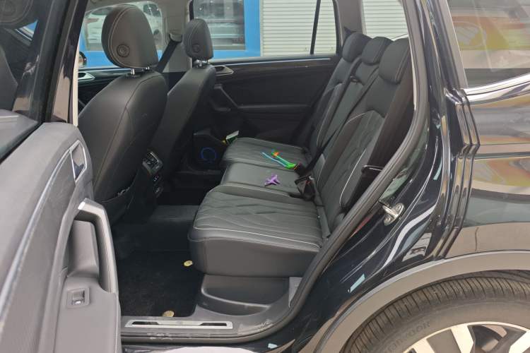 Used Volkswagen Tiguan L 2023 330TSI Automatic Two-Wheel Drive R-Line Enjoyment Edition