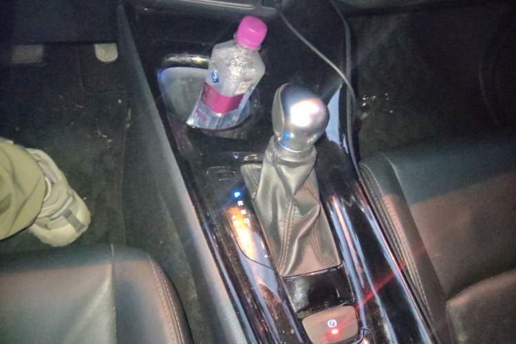 Used Toyota IZOA 2018 2.0L Yichi Edition China V Standard