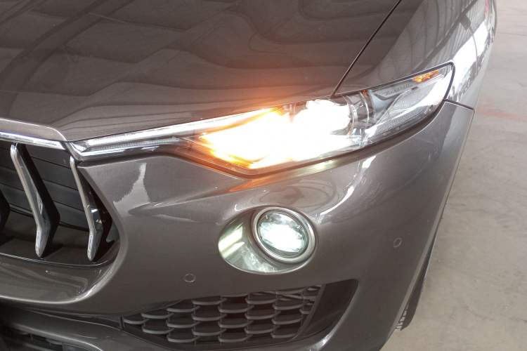 Used Maserati Levante 2019 3.0T Standard Version China VI Left Front Headlight