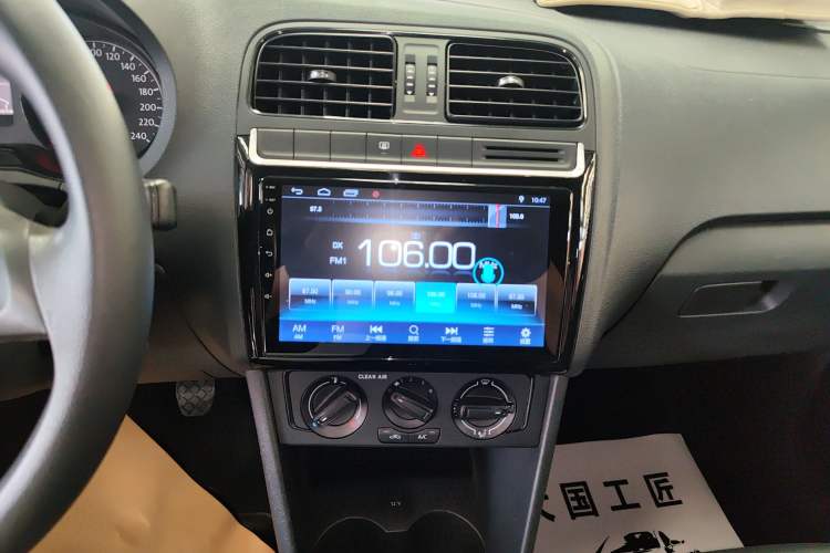 Used Volkswagen Polo 2016 1.4L Manual Fashion Model Audio And AC Panel