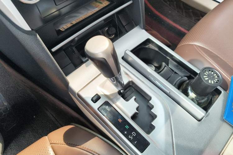 Used Toyota Camry 2012 Junrui 2.0S Radiant Edition Gear Lever