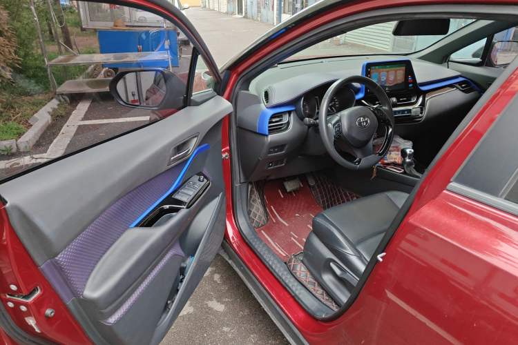 Used Toyota IZOA 2018 2.0L Yichi Version China VI Standard Driver Seat