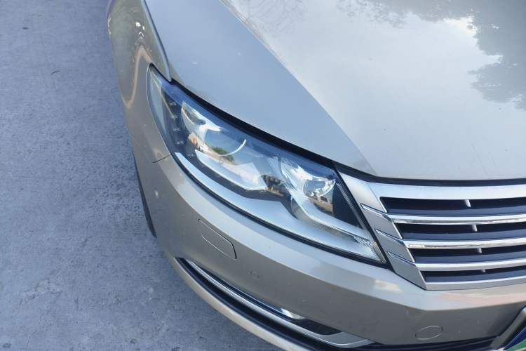 Used Volkswagen FAW-Volkswagen CC 2015 2.0 TSI Luxury Model Right Front Headlight