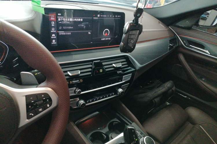 Used BMW 5 Series 2022 Second Facelift 530Li Luxury Version M Sport Package
