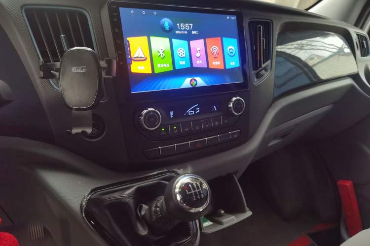 Used Foton Toano 2022 2.0T Manual Urban Edition Short Wheelbase Mid-Height Design Rear Single Tire 5/6/9-Seater Configuration 4F20TC3
