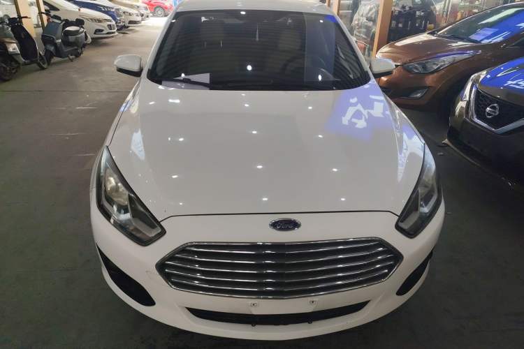 Used Ford Escort 2015 1.5L Manual Comfort Model
