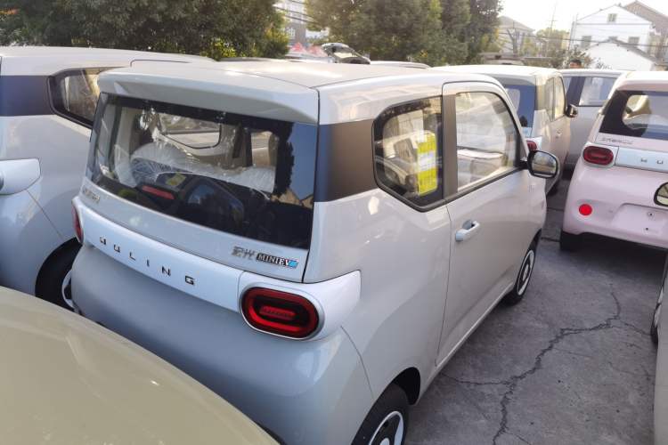 Used Wuling Hongguang MINIEV 2024 3rd Generation 215km Youth Edition
