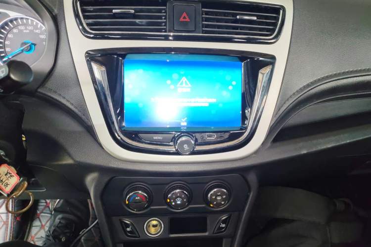 Used FAW Yingzhi G5 2016 1.5L CVT Luxury Navigation Edition