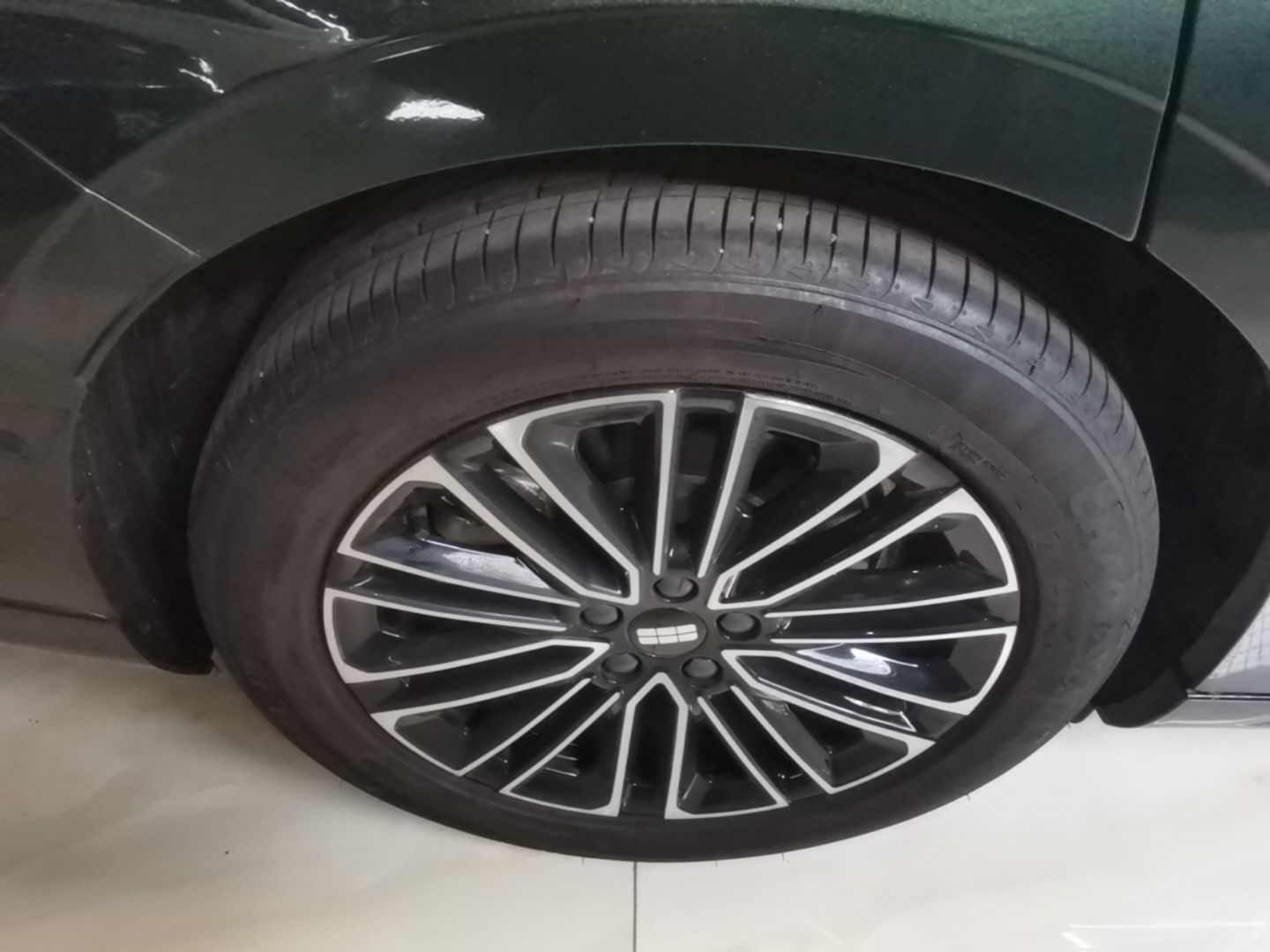 Geely Galaxy 8 2025 130km EM-i Deluxe Edition — снимка 11