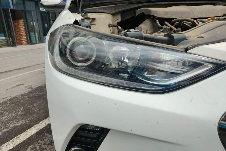 Used Hyundai Elantra (6th Generation / Lingdong) 2018 1.6L Automatic 15th Anniversary Special Edition Right Front Headlight