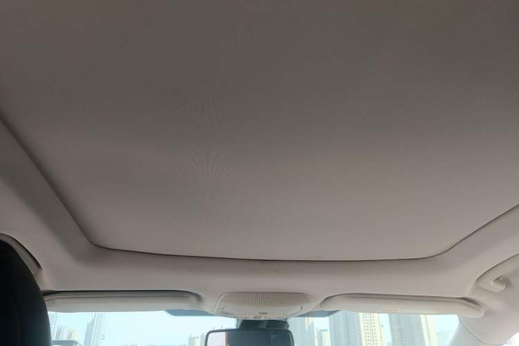 Used Ford Edge 2015 2.0T GTDi Two-Wheel-Drive High-Line Version