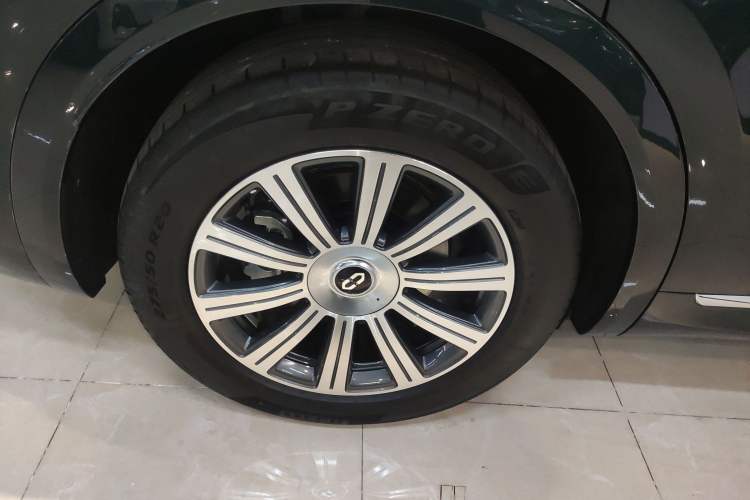 Used Hima AITO M8 2025 Extended-Range Ultra Version 53.4 kWh 6-Seater Edition