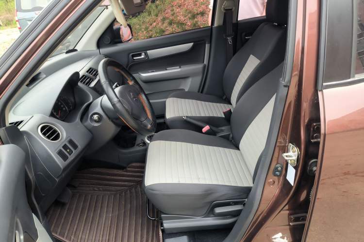 Used Suzuki Swift 2014 1.5L Automatic Fashion Edition Left Front Seat