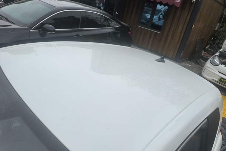 Used Roewe Clever 2022 311km QiQi BoBo Edition Roof