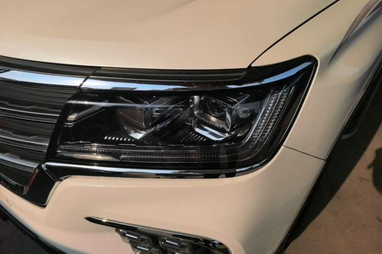 Used Roewe RX8 2019 30T Two-Wheel Drive Supreme Flagship Edition