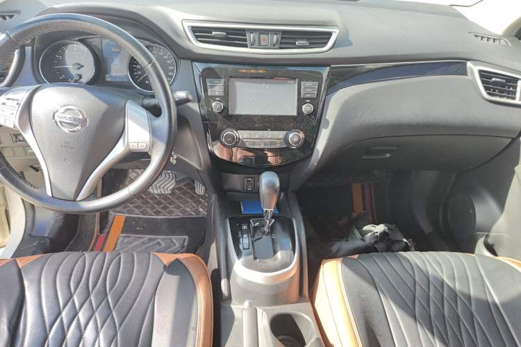 Used Nissan Qashqai 2017 2.0L CVT Smart Enjoyment Version China V Standard Audio And AC Panel