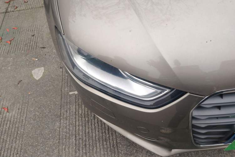 Used Audi A4L 2013 50 TFSI quattro flagship model
