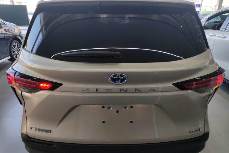 Used Toyota Sienna 2021 2.5L Hybrid Comfort Edition