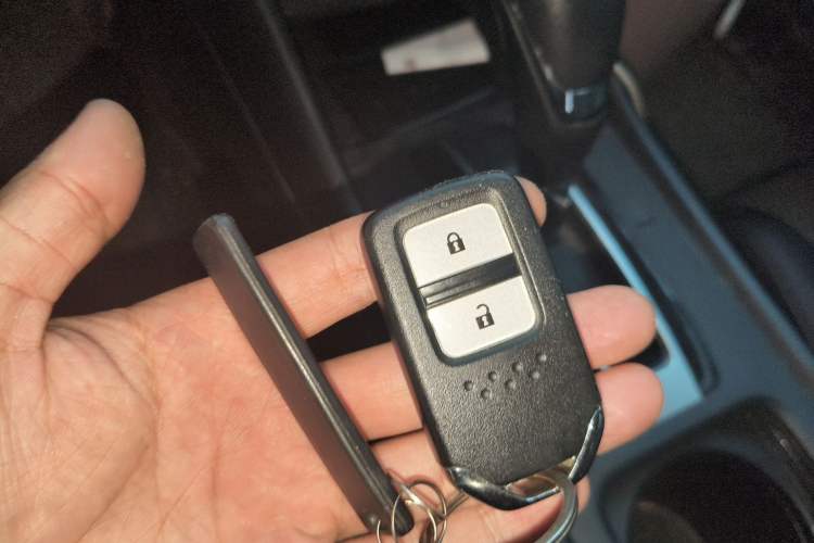 Used Honda Jade 2017 1.8L automatic Comfort version 5 seats
