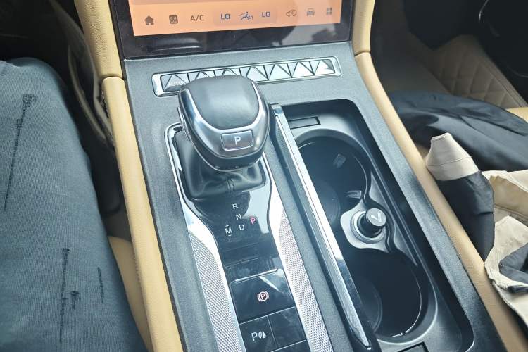 Used Hongqi H5 2023 2.0T Automatic Smart Connect Flagship Edition