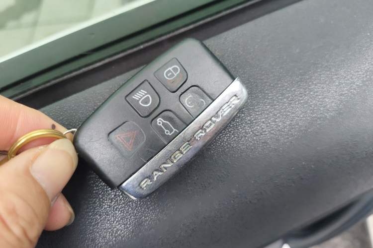 Used Land Rover Discovery Sport 2016 2.0T SE Interior 1