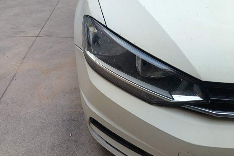 Used Volkswagen Touran 2016 Volkswagen Touran L 280TSI Manual Trend Edition
