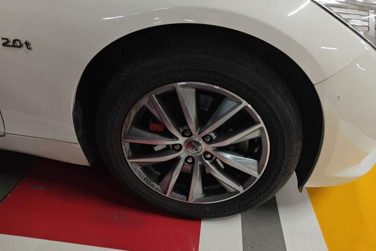 Used Infiniti Q50 2014 2.0T Comfort Edition