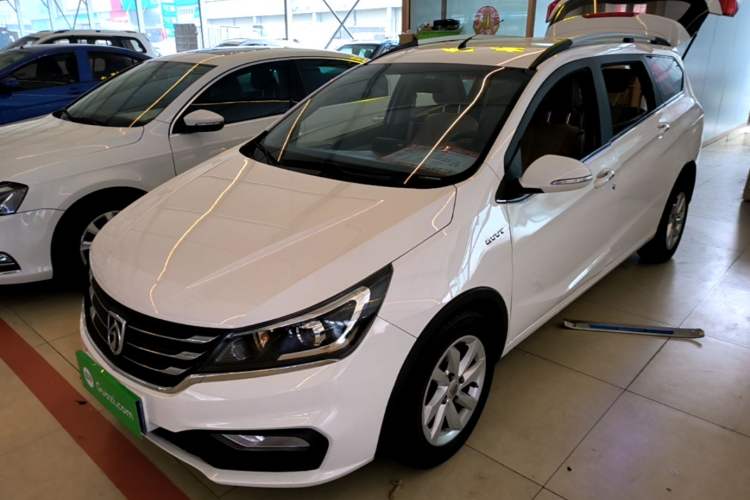 Used Baojun 310W 2017 1.5L Manual Fashion Model China V