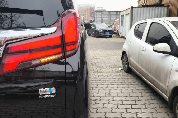 Used Toyota Alphard 2021 Dual-Engine 2.5L Luxury Edition
