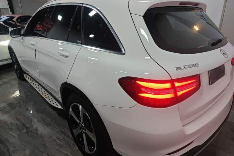 Used Mercedes-Benz GLC 2019 GLC 260 4MATIC Luxury Model
