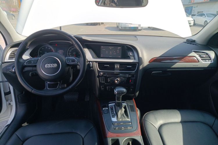 Used Audi A4L 2013 35 TFSI Automatic Standard Model Center Console