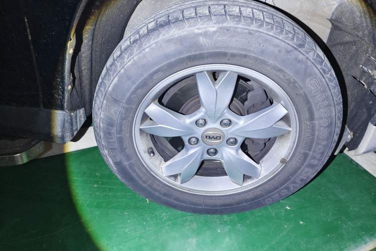 Used BYD S6 2013 Jingyue Edition 2.0L Manual Luxury Model 5 Seats