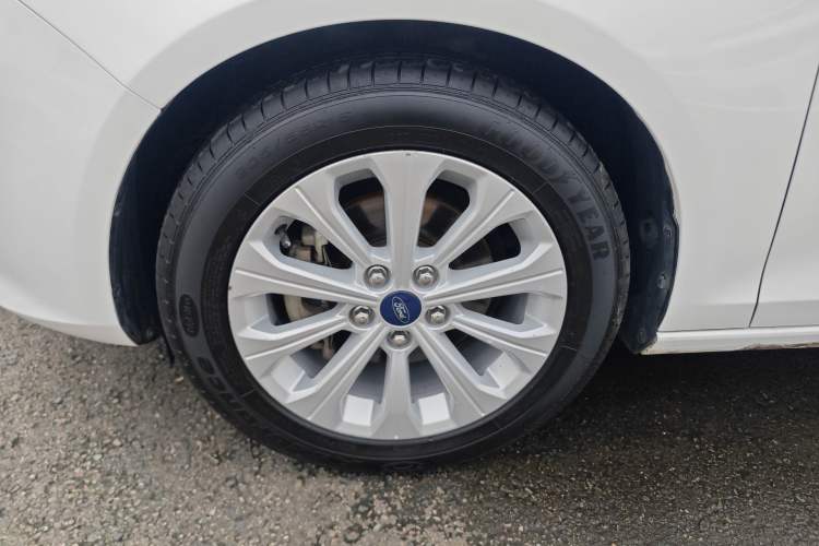 Used Ford Escort 2015 1.5L Automatic Fashion Model