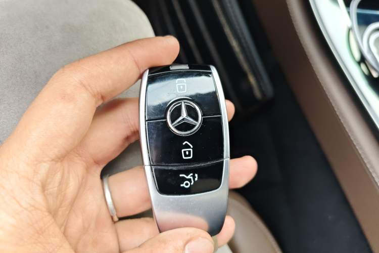 Used Mercedes-Benz E-Class 2017 E 300 L Sport Luxury Edition
