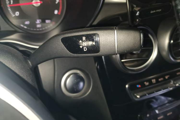 Used Mercedes-Benz GLC 2018 Facelift GLC 200 4MATIC Gear Lever