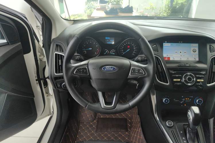 Used Ford Focus 2018 Hatchback Classic 1.6L Automatic Trendy SmartDrive Edition