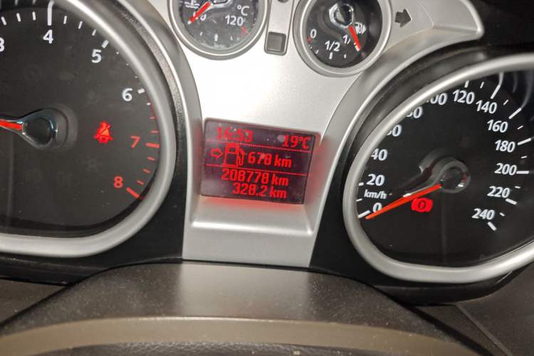 Used Ford Focus 2013 Hatchback Classic 1.8L Manual Fashion Edition Odometer Close Up